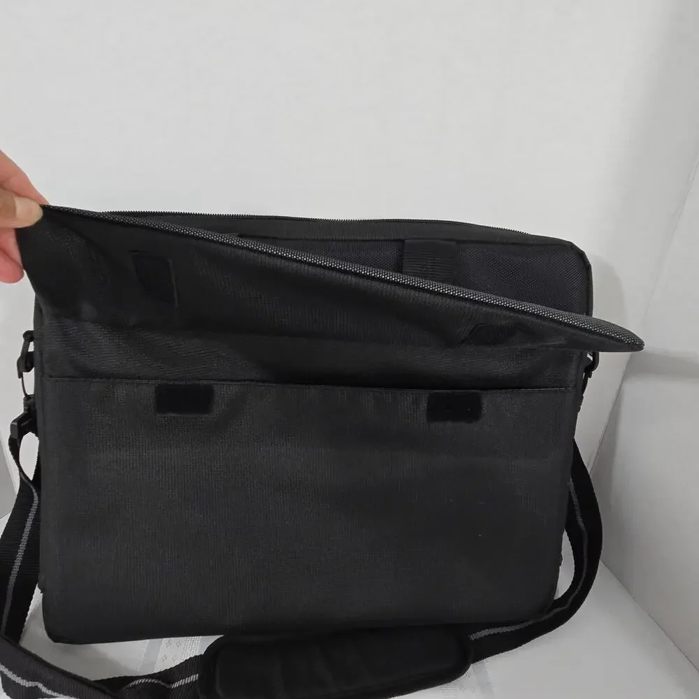 Solo Flatiron Laptop Messenger Shoulder Strap Zippered Black Unisex Bag - NEW